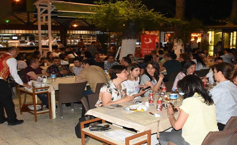 Suriyeli ve Türk öğrenciler beraber iftar yaptı