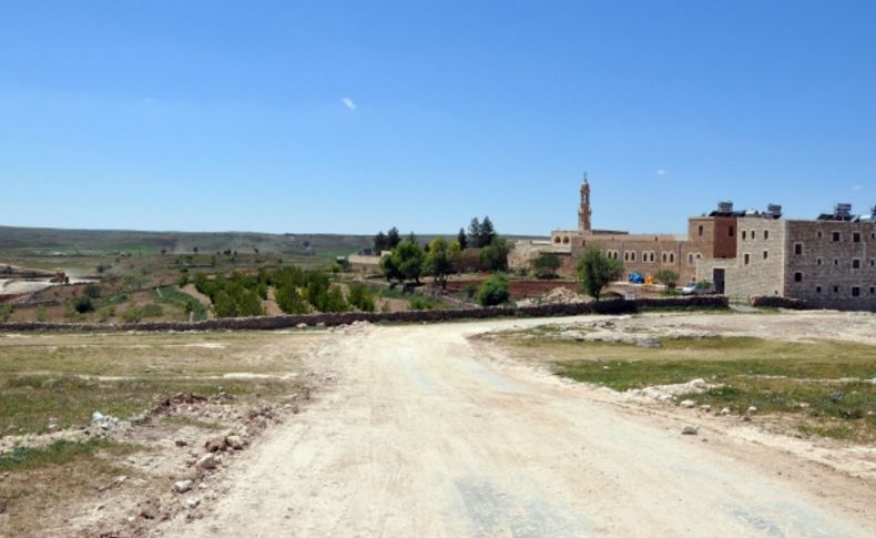 Suriyeli sığınmacılar için Midyat'ta kamp çalışmaları devam ediyor