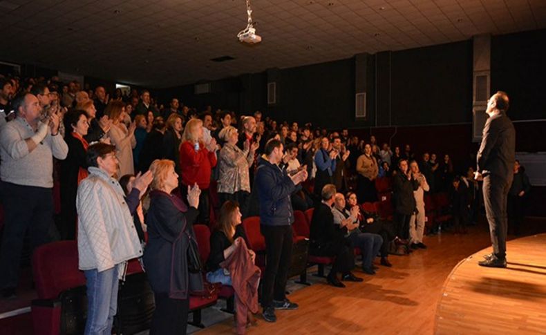 Sevgililer Günü Urla'da Sunay Akın ile kutlandı