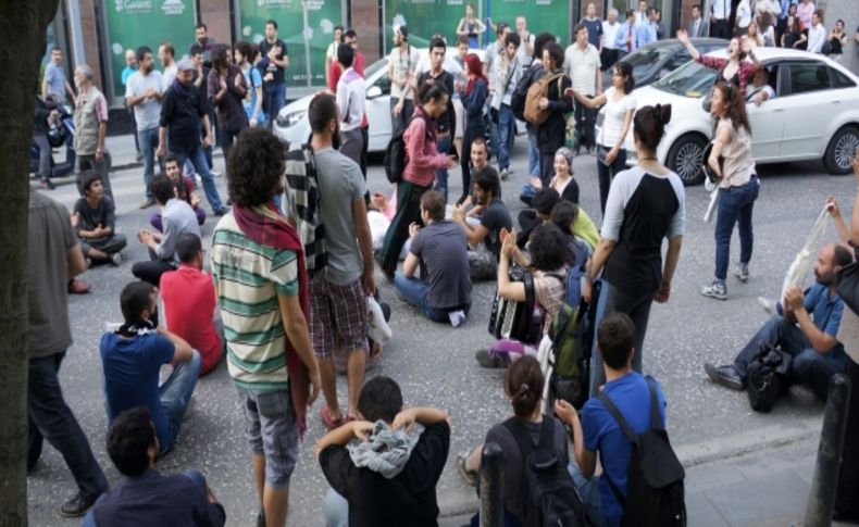 Taksim Gezi Parkı’nın etrafı bariyerle kapatılıyor