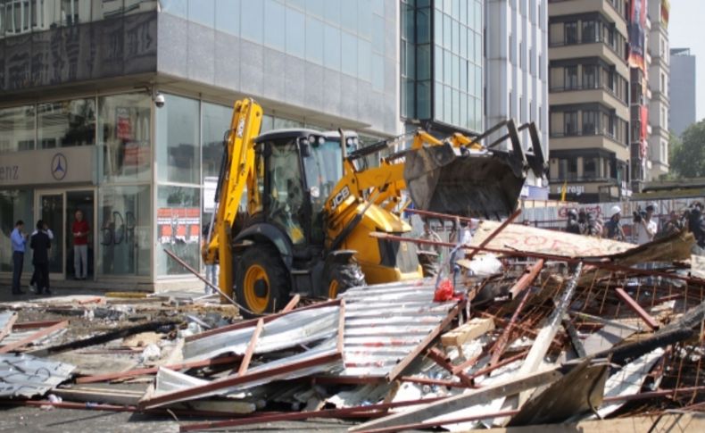 Taksim Meydanı'nda gerginlik sürüyor