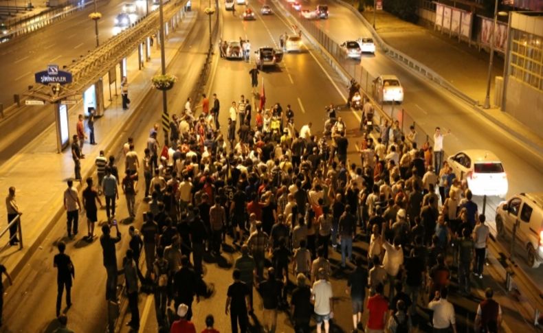 Taksim protestoları semtlere yayıldı, E-5 saatlerce trafiğe kapandı