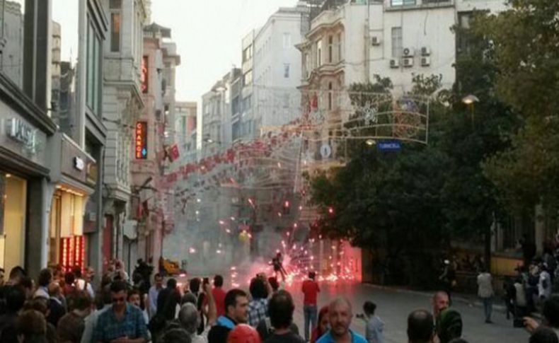 Taksim'de gergin saatler... Polis Gezi Parkı'nı kapattı...