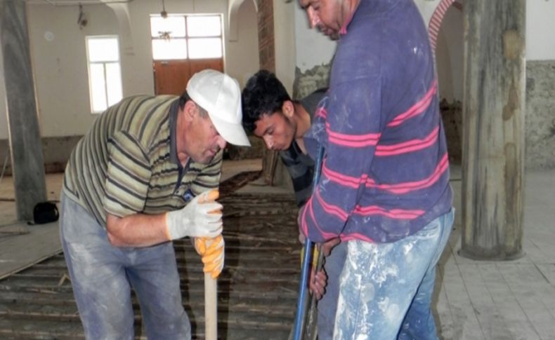 Tarihi Orhan Gazi Camii bakıma alındı