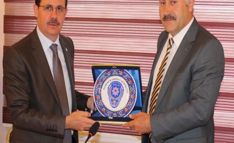 Tayini çıkan emniyet personeli, eşyalarını ihtiyaç sahibi öğrencilere bırakacak
