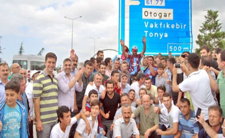 Temiz futbol için yürüyen Trabzonsporlu Yunus Metin Vakfıkebir’den geçti