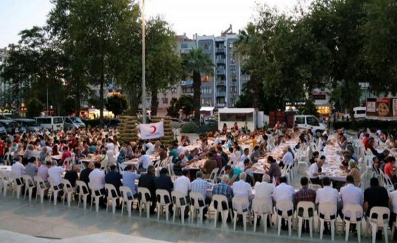 Kızılay'dan 1200 kişilik iftar