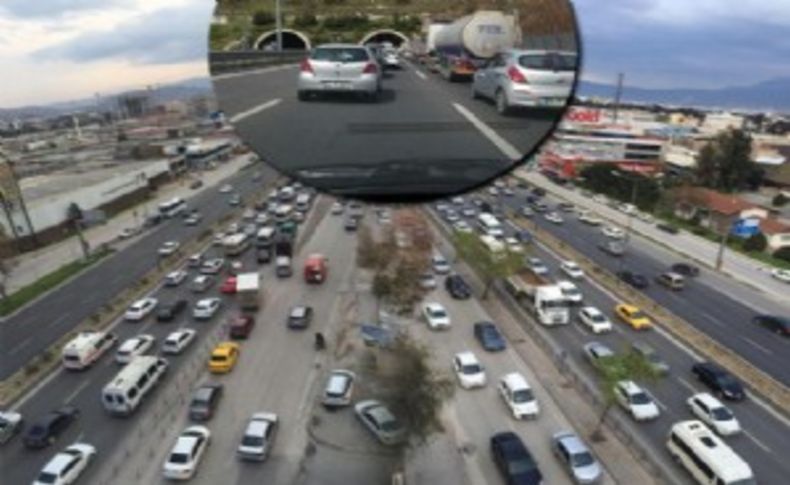 İzmir'in iki noktasındaki yol çalışması trafiği felç etti