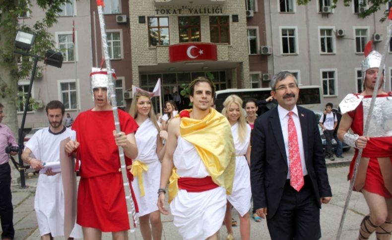 Tokat sokaklarından 'Sezar' geçti