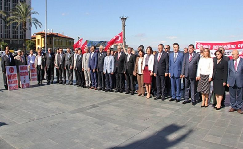MHP'nin İzmir adayları sahaya indi: Vural'ın hedefinde Erdoğan, Yıldırım, ve Ala vardı