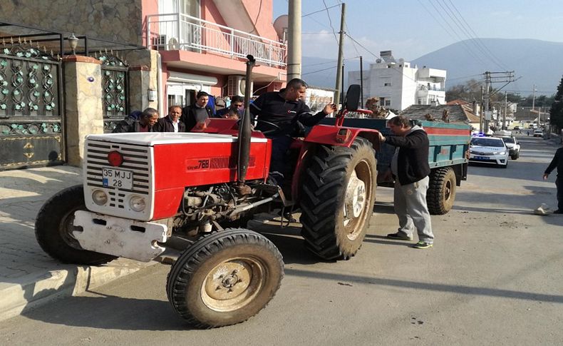 Traktör römorku devrildi, maçtan dönen 9 genç yaralandı