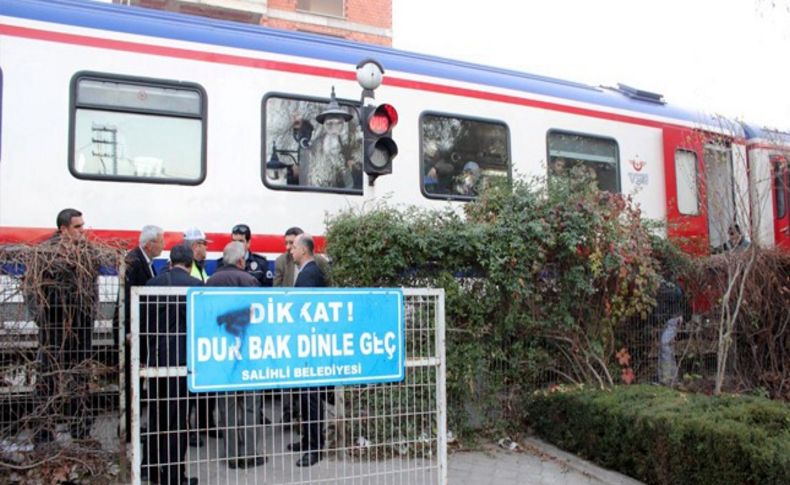 Yaşlı kadına tren çarptı