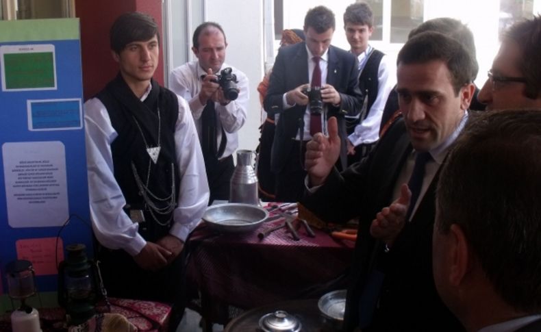 TÜBİTAK bilim fuarında öğrencilerin projeleri büyük ilgi gördü