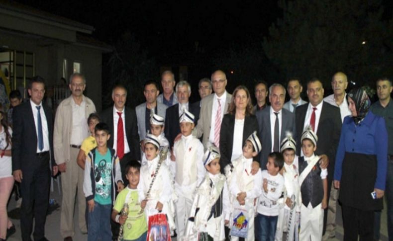 Turhal Yetiştirme Yurdu'ndaki 7 çocuğa sünnet düğünü yapıldı
