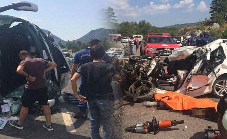 Turist otobüsü ile iki otomobil çarpıştı... Ölü ve yaralılar var