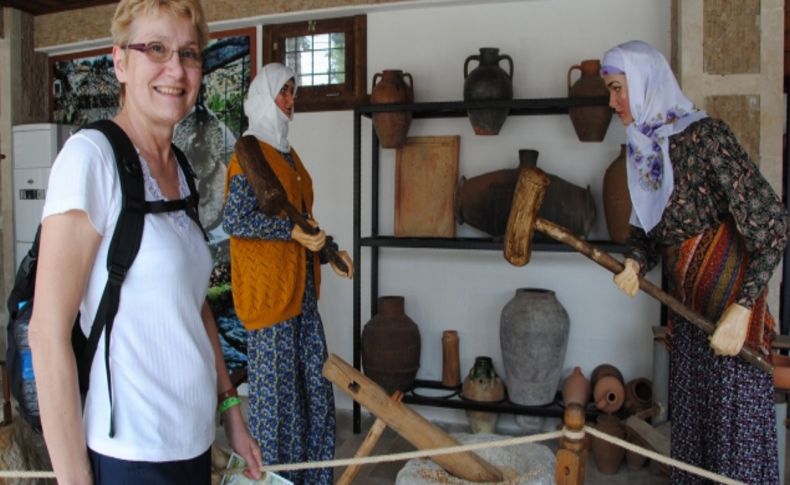 Turistler, Yörük-Türkmen hayatını 10 asırlık eşyaları görerek tanıyor