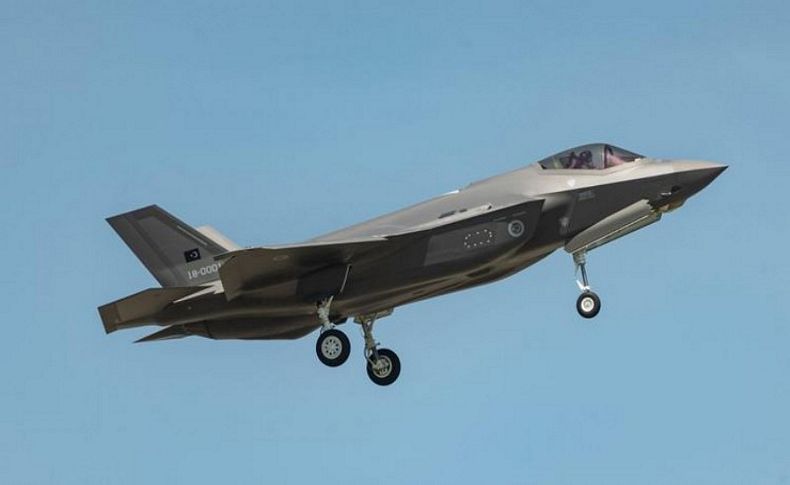 Türk F-35’i ilk uçuşunu yaptı