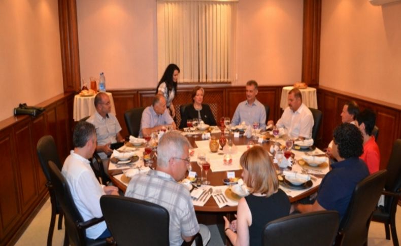 Türk Başkonsolosu İslam ve Ortodoks temsilcilerini iftarda buluşturdu