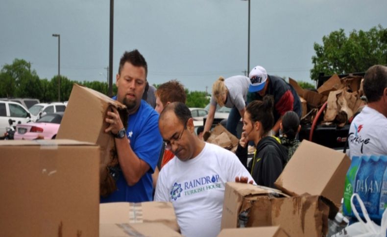 Türk gönüllüler, Oklahoma'da yardım faaliyetlerine başladı