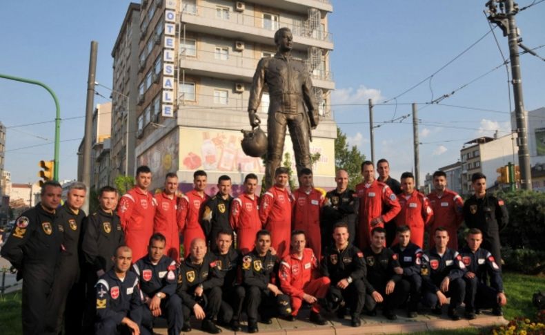 Türk Yıldızları, Kıbrıs Şehidi Cengiz Topel’i unutmadı