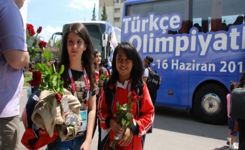 Türkçenin Çocukları, Kocaeli'nde güllerle karşılandı