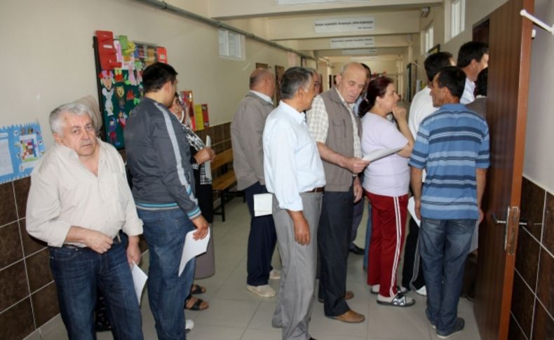 Türkiye'deki Bulgar vatandaşları parlemento seçimi için oy kullanıyor