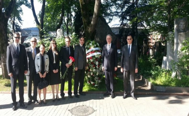 Türkiye'nin Moskova Büyükelçiliği’nden Nazım’a ziyaret