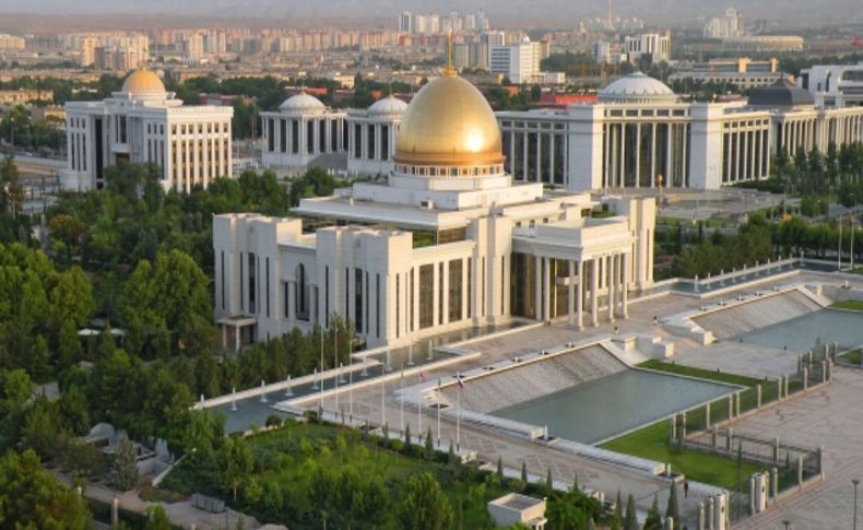 Türkmenistan'ın başkenti, beyaz mermer kaplı binaları ile Guinness’e girdi
