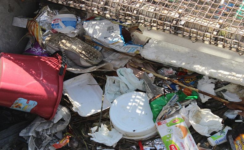 TURMEPA gönüllülerinden İzmir Körfezi'nde temizlik