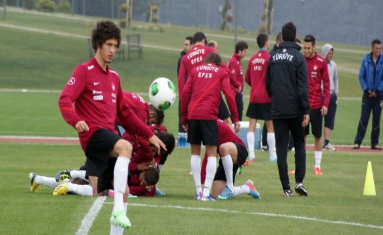 U20 Milli Takımı günü tek antrenmanla tamamladı
