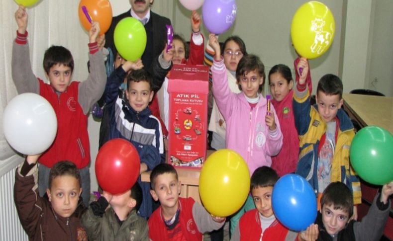 Ufuk Okuma Salonu öğrencileri 48 kilogram atık pil topladı