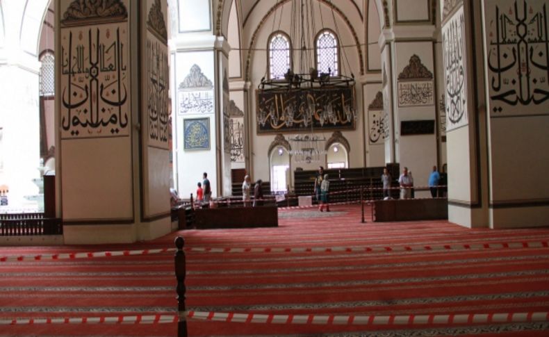 Ulu Cami'de Ramazan öncesi detaylı temizlik