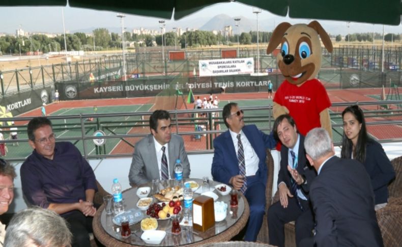 Uluslararası Erciyes Cup Tenis Turnuvası başladı