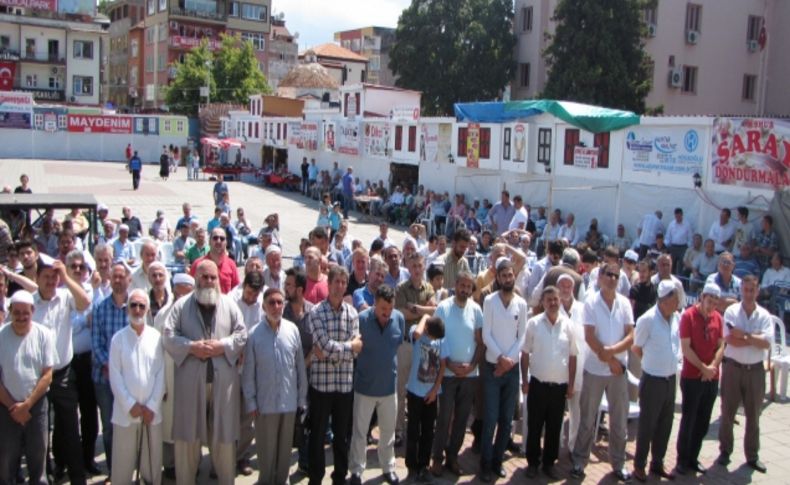 Ünyeli vatandaşlar Mısır’daki Müslümanlar için dua etti