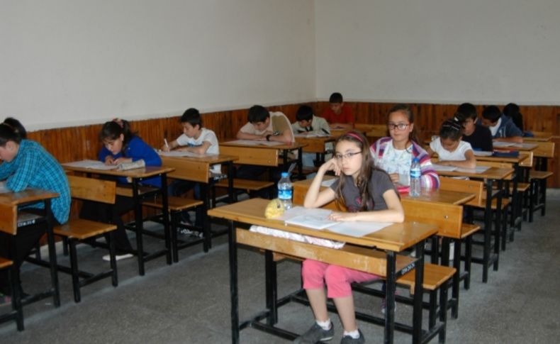Uşak’ta '7'den 77'ye Herkes O (Sav)'nu Okuyor' sınavı yapıldı