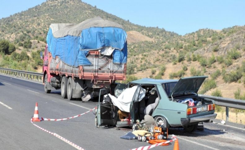 Uşak’ta trafik kazas: 1 ölü. 1 ağır yaralı