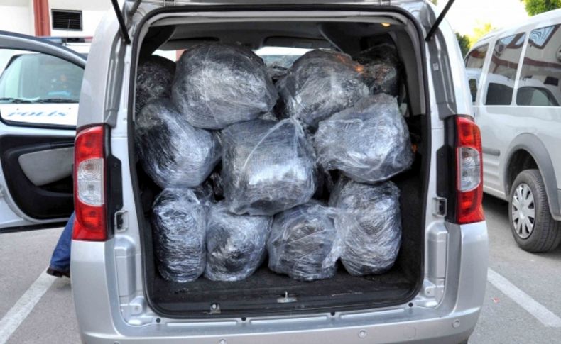 Uyuşturcudan girdiği ceza evinden yeni çıktı, 131 kilo esrarla yakalandı