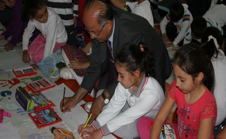 Vali Ali Kolat: Türkiye ve dünyada açılan Türk okulları barış güvercini