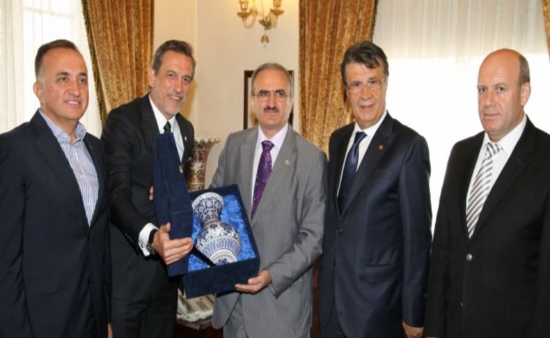 Vali Karaloğlu, BTSO Başkanı Burkay'ı kabul etti