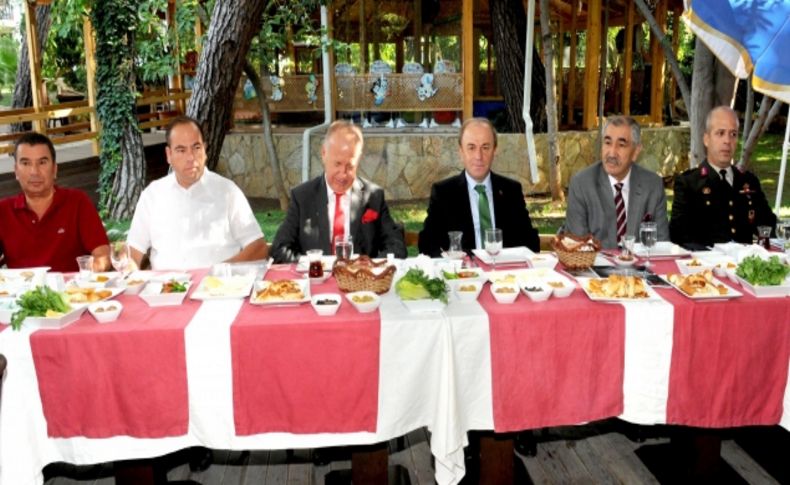 Vali Öztürk: Döşemealtı ve Aksu dışında gelişme alanı kalmadı