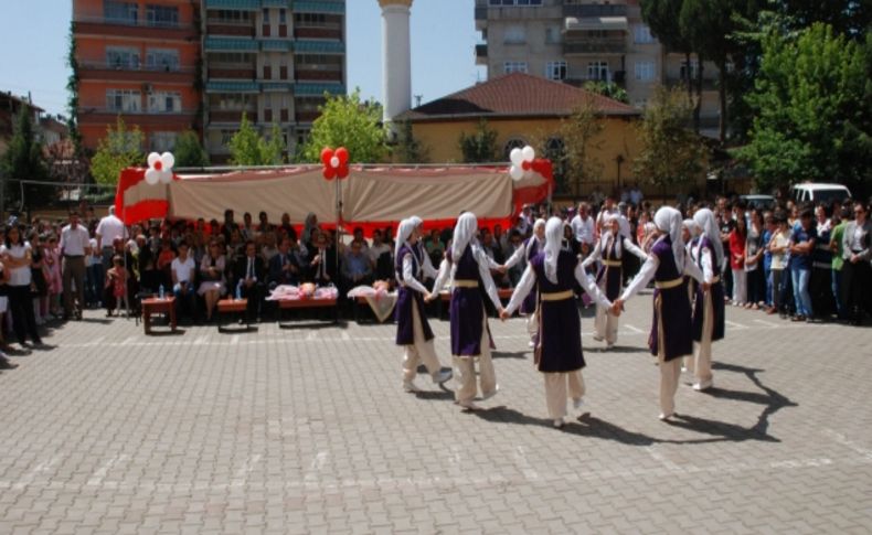 Vali Yardımcısı Şahin karne sevincine ortak oldu