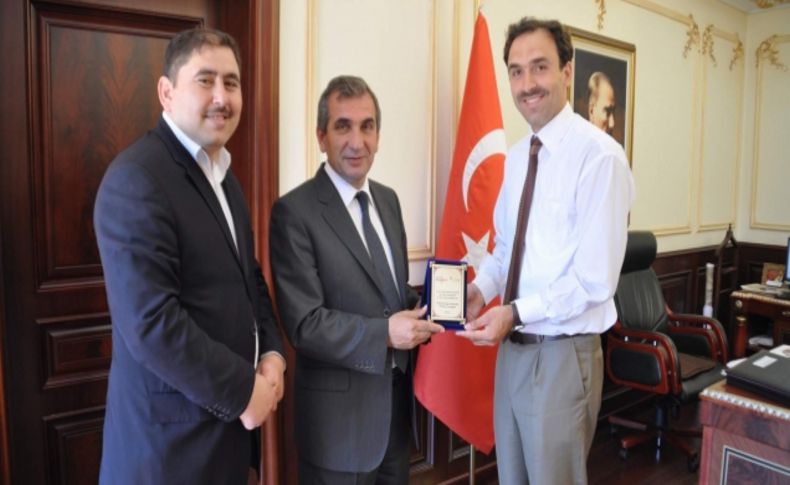 Vali Yazıcı: Dünyadaki Türk okulları, kültürümüzün yaşatılmasına katkı sağlıyor