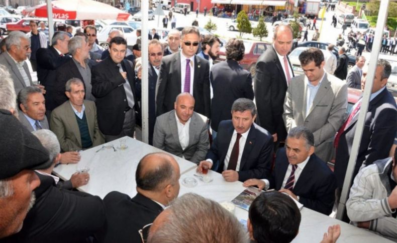 Vali Yılmaz, Hisarcık'ta vatandaşlarla sohbet etti