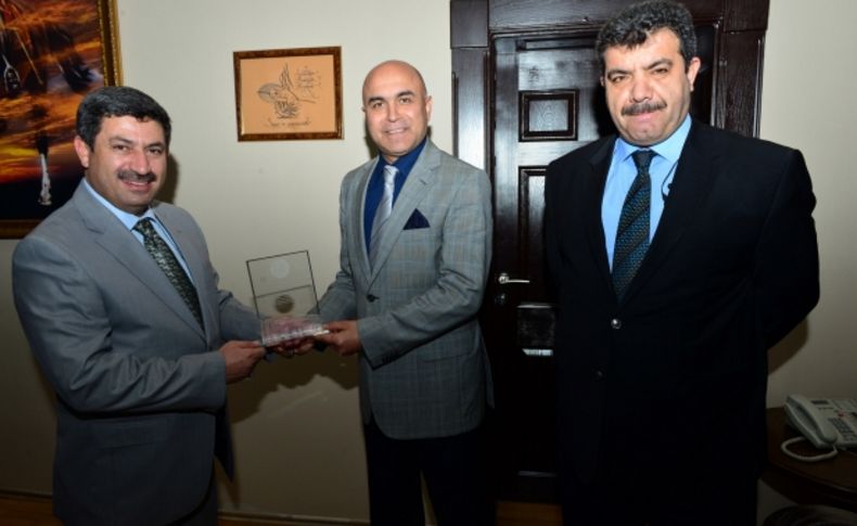 Vefa Derneği'nden Korkut’a plaket