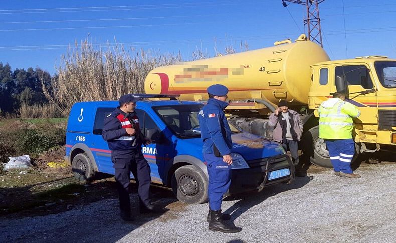 Vidanjördeki atıkları dereye dökerken yakalandı