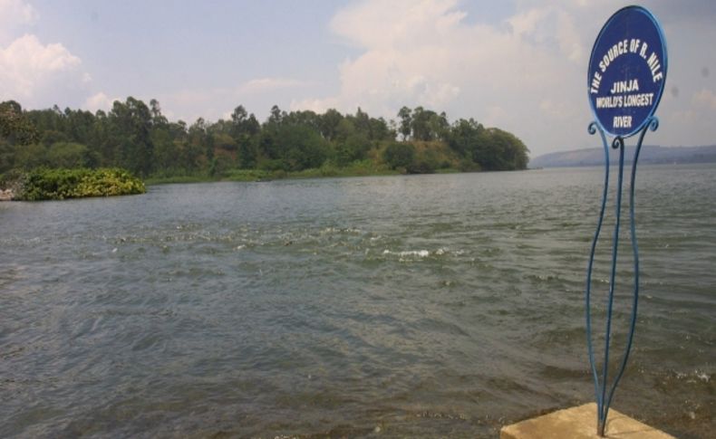 Viktorya gölünün Nil’e açılan noktası ziyaretçilerin ilgi odağı oluyor (Özel)