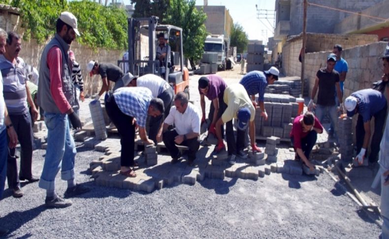 Viranşehir Belediyesi Bahçelievler Mahallesi'ni kilitli parke taşı ile döşedi