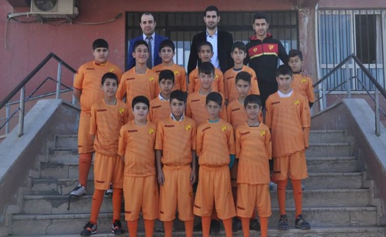 Göz-Göz'den Viranşehir'e anlamlı yardım