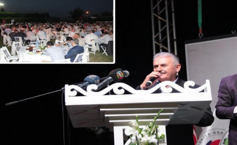 Yıldırım İzmir'de iftar programına katıldı