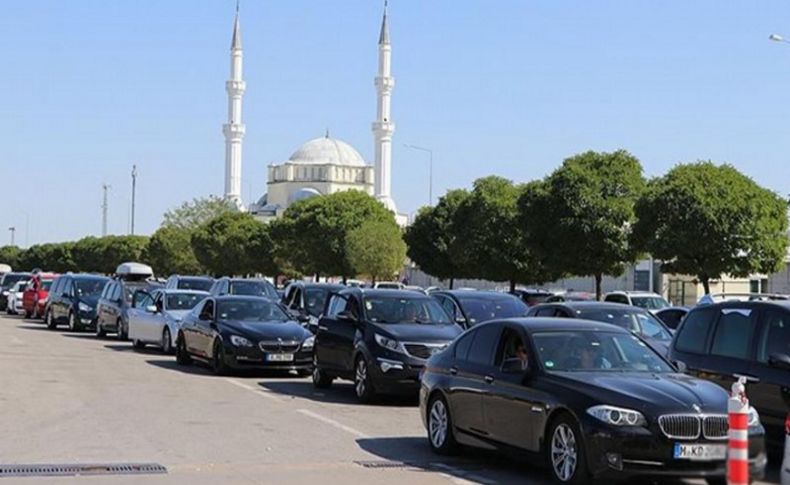Yabancı plakalı araçların Türkiye'de kalma süresi uzatıldı